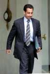 2005-06-29T153600Z_01_NOOTR_RTRIDSP_1_OFRTP-FRANCE-COURNEUVE-SARKOZY-20050629.jpg